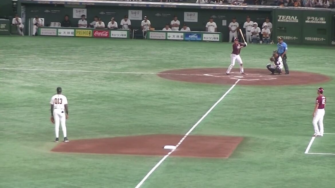 中島大輔ファーストゴロ 郡拓也がファーストゴロを捌く【読売ジャイアンツ対 楽天ゴールデンイーグルス2024年9月22日】