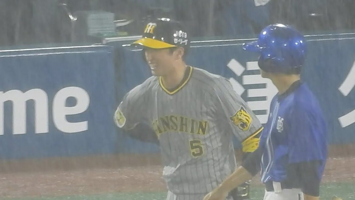 【阪神ファンブチギレ】CS前に潰す気か(怒) 森下に続き近本まで死球…レフトの虎ファンから怒号の嵐 2024.10.3