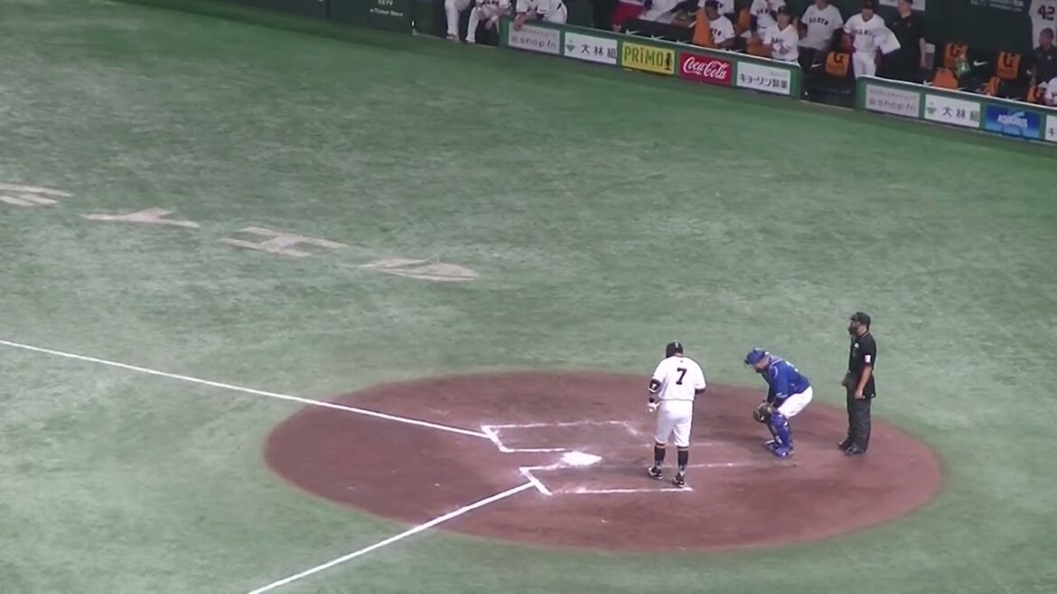 長野久義を内野ゴロに打ち取る祖父江大輔放つ【読売ジャイアンツ対 中日ドラゴンズ2024年9月16日】