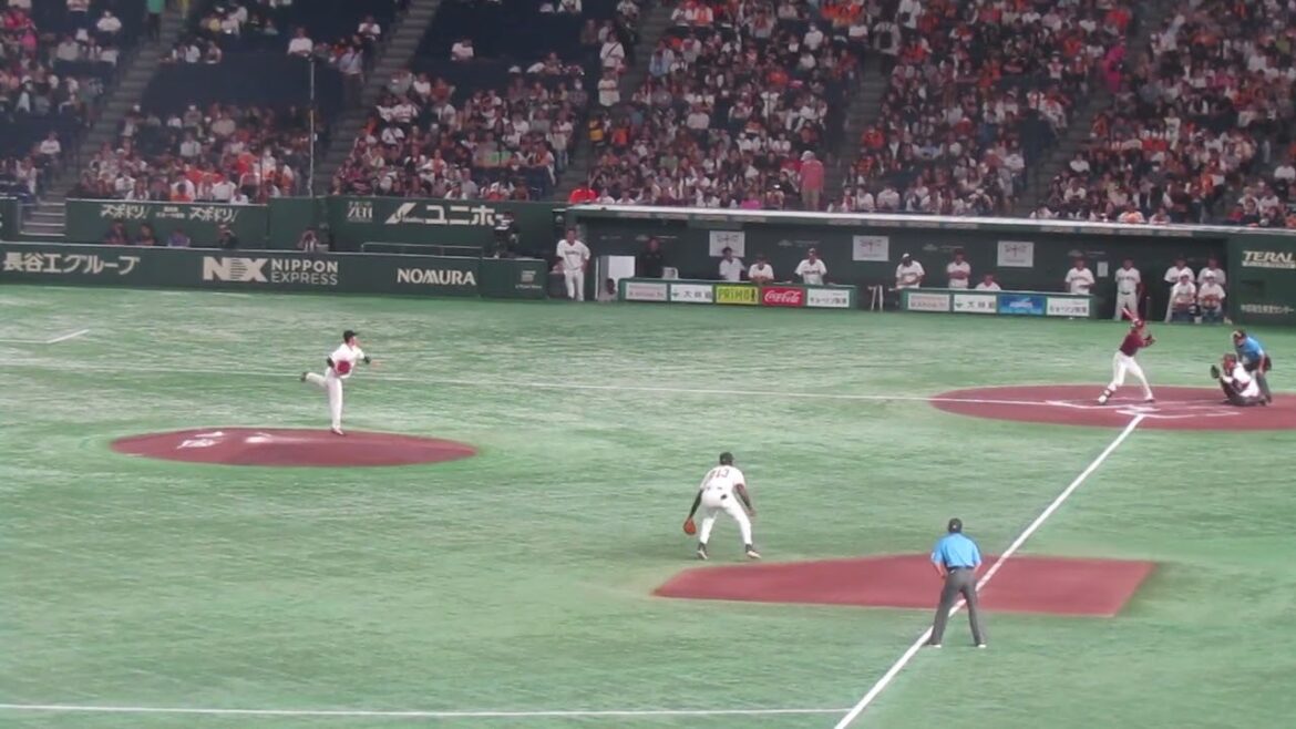 高いバウンドでティマの頭をこえたヒットを打たれた大江竜聖（読売ジャイアンツ 対 楽天ゴールデンイーグルス 2024年9月22日）