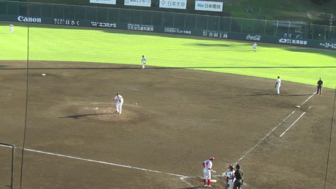 信濃グランセローズ 佐々木海渡ををセンターフライ打ち取る巨人 小沼健太＜NPB独立リーグ交流戦 読売ジャイアンツ 対 BCL選抜 2024年9月12日＞