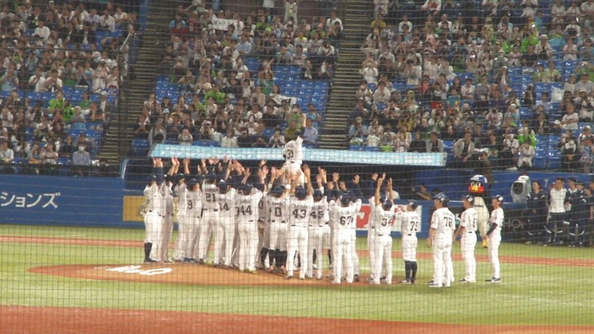 東京ヤクルトスワローズ 山崎晃大朗 引退挨拶後に変わった胴上げ　ヤクルト vs 広島　2024年10月2日(水) 神宮球場