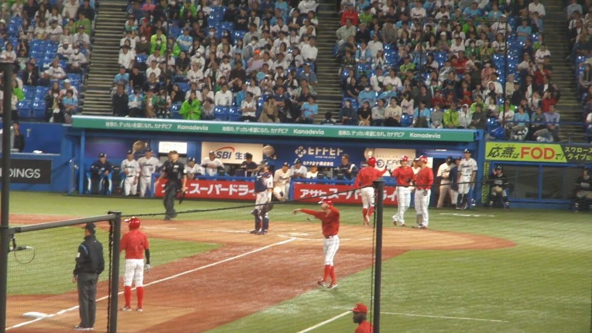 広島東洋カープ 9回表に打者一巡の猛攻で一挙4点　田村俊介・石原貴規の2点タイムリーヒットなど　ヤクルト vs 広島　2024年10月3日(木) 神宮球場