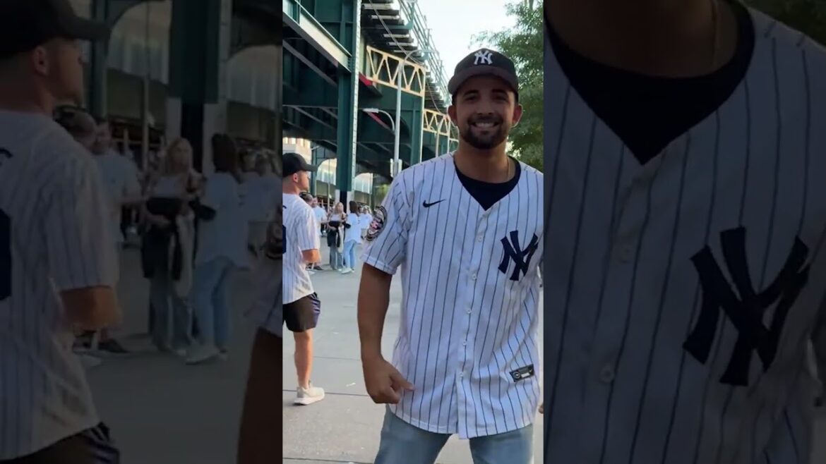 Who does it better: Yankees fans or Juan Soto?