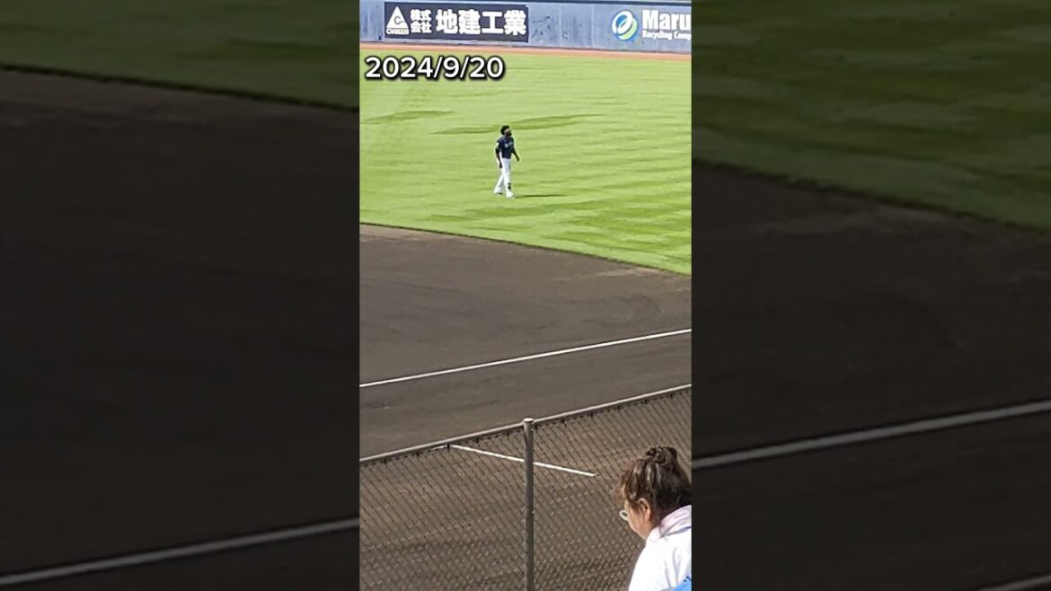 #加藤豪将 #コルデロ 試合前に仲良く挨拶😄 #shorts #日本ハム #ファイターズ #西武ライオンズ #プロ野球