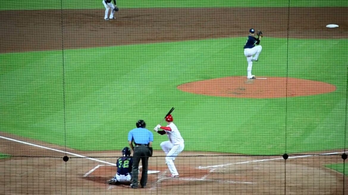 東京ヤクルトスワローズ高橋奎二、カープ秋山を打ち取る