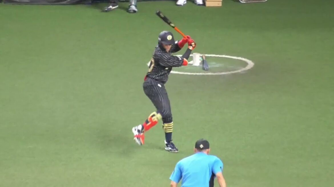 小田 裕也　守備位置からベンチに戻り打席に入るまで　#オリックスバファローズ