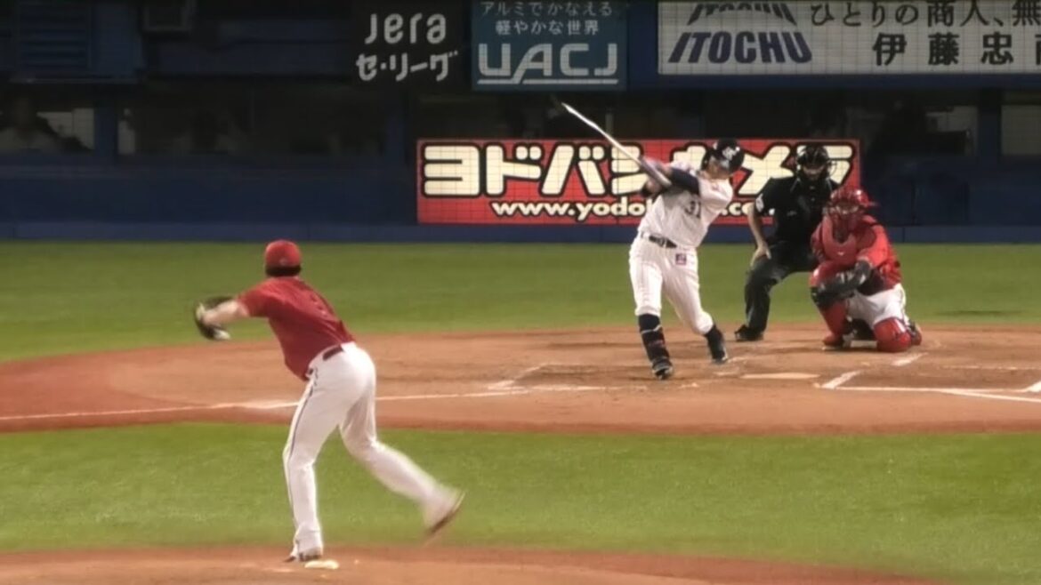 山崎晃大朗、1打席目にヒットで出塁！現役最終試合　20241003