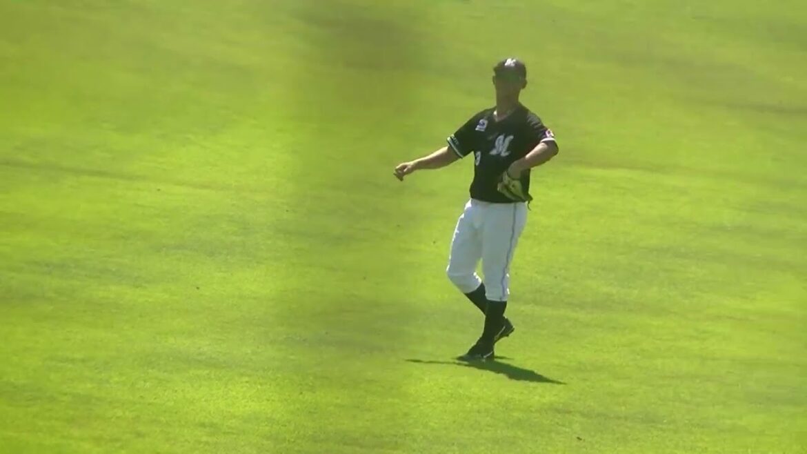 【マリーンズ】センター守る平沢大河のキャッチボール（2024年9月11日 日本ハムファイターズ 対 千葉ロッテマリーンズ 鎌ヶ谷）