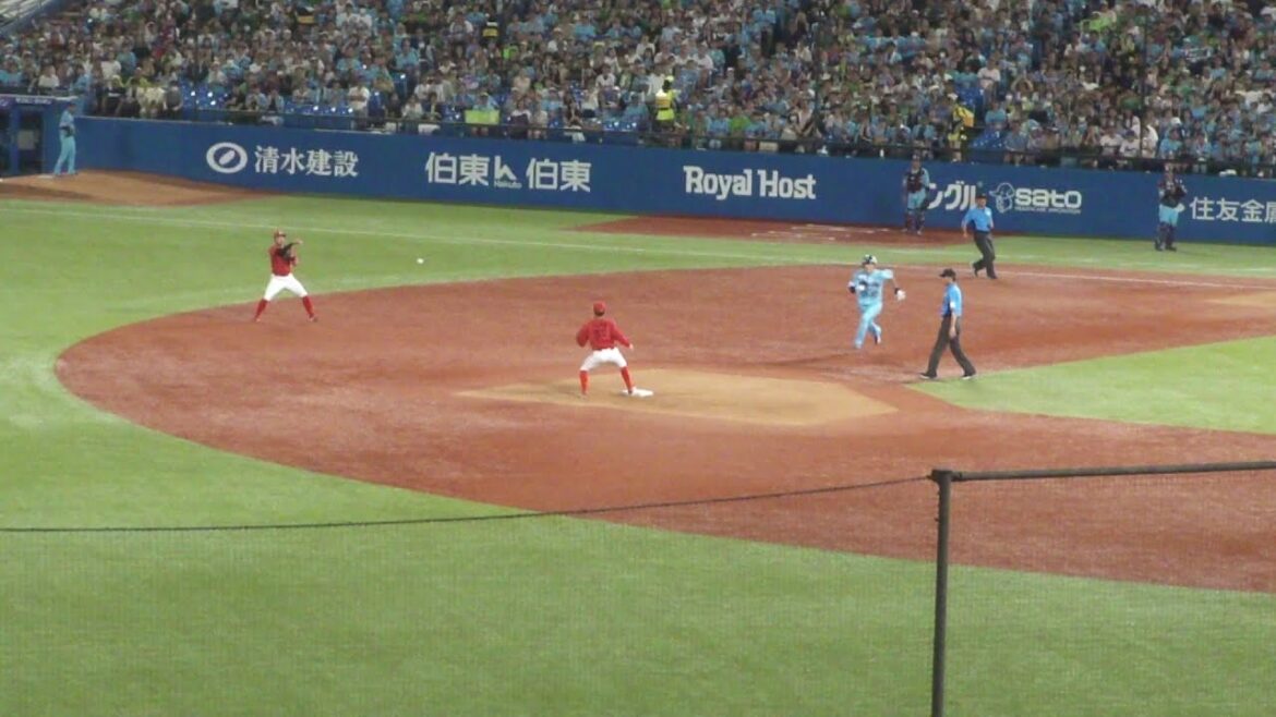 広島 菊池涼介のキャッチによる463のダブルプレー　ヤクルト vs 広島　2024年7月28日(日) 神宮球場