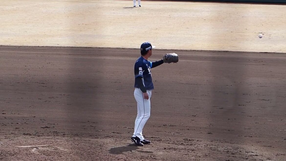 2024.03.10 読売-埼玉西武(ジャイアンツ) 粟津凱士 投球シーン