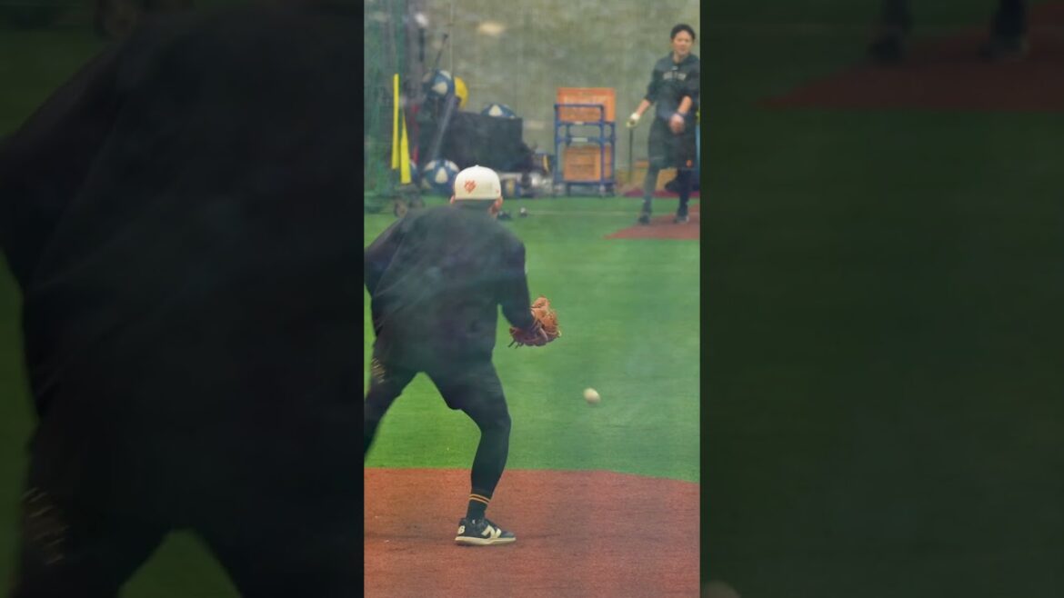 【巨人】CS円陣声出しで不敗神話中の萩尾匡也のリハビリ映像　#shorts #baseball #sports #ジャイアンツ #巨人 #プロ野球