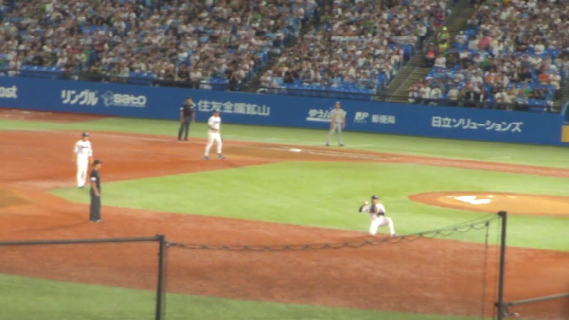 ヤクルト 長岡秀樹 ナイスプレーでダブルプレー　ヤクルト vs 阪神　2024年9月28日(土) 神宮球場