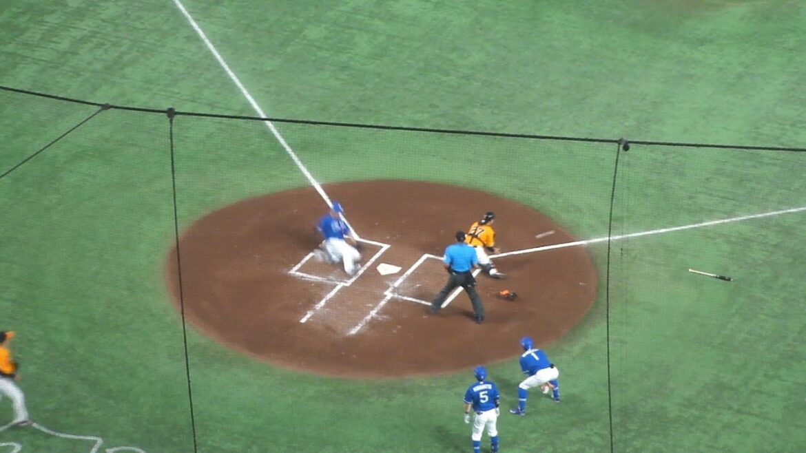 中日 宇佐見真吾 先制の2点タイムリーヒット　巨人 vs 中日　2024年8月23日(金) 東京ドーム