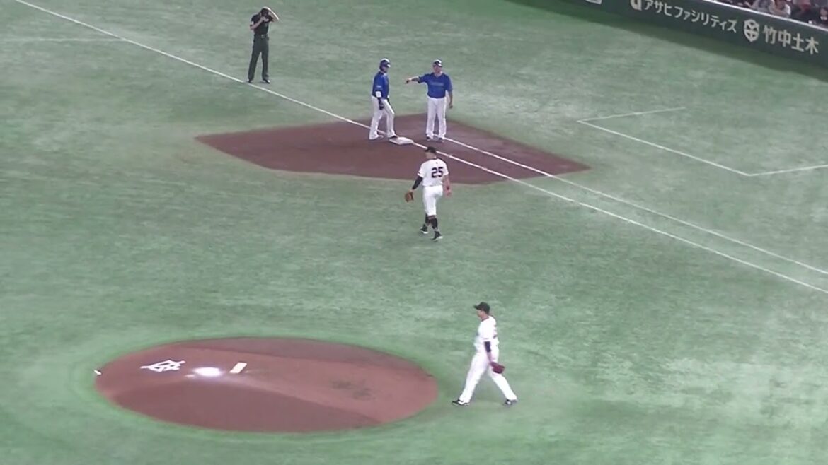 大貫晋一のバント 小林誠司→坂本勇人→岡本和真でダブルプレー【CS 読売ジャイアンツ 対 横浜DeNAベイスターズ 2024年10月17日】