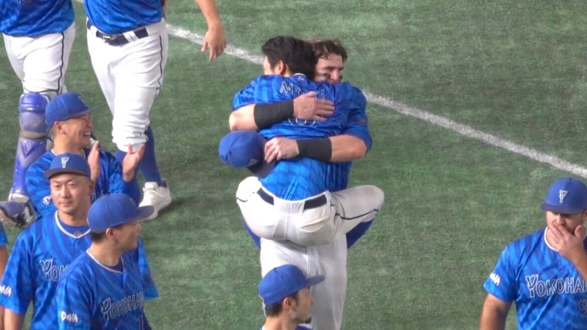 レフトスタンドへ歓喜の挨拶！オースティンと森敬斗の熱き抱擁！三浦大輔監督インタビュー 日本シリーズ進出 2024/10/22 CS優勝 横浜DeNAベイスターズ