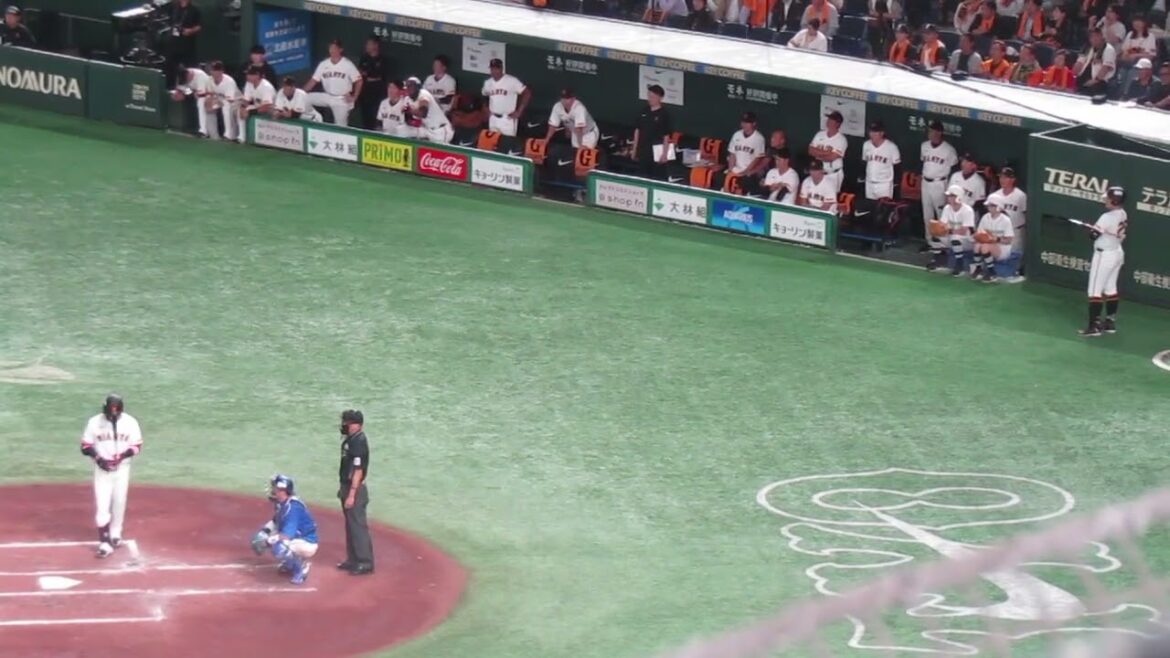 【巨人ベンチ】3回 丸佳浩が倒れた時（読売ジャイアンツ 対 横浜DeNAベイスターズ 2024年10月21日クライマックスシリーズ）