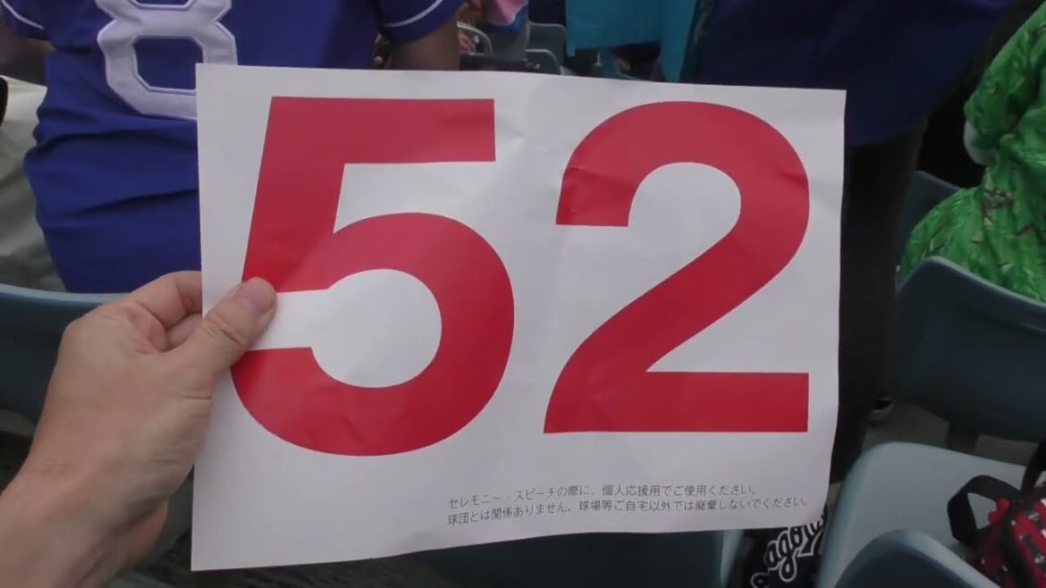 ファンの有志が勝手に作った #砂田毅樹 選手と#加藤翔平 選手の引退ボード