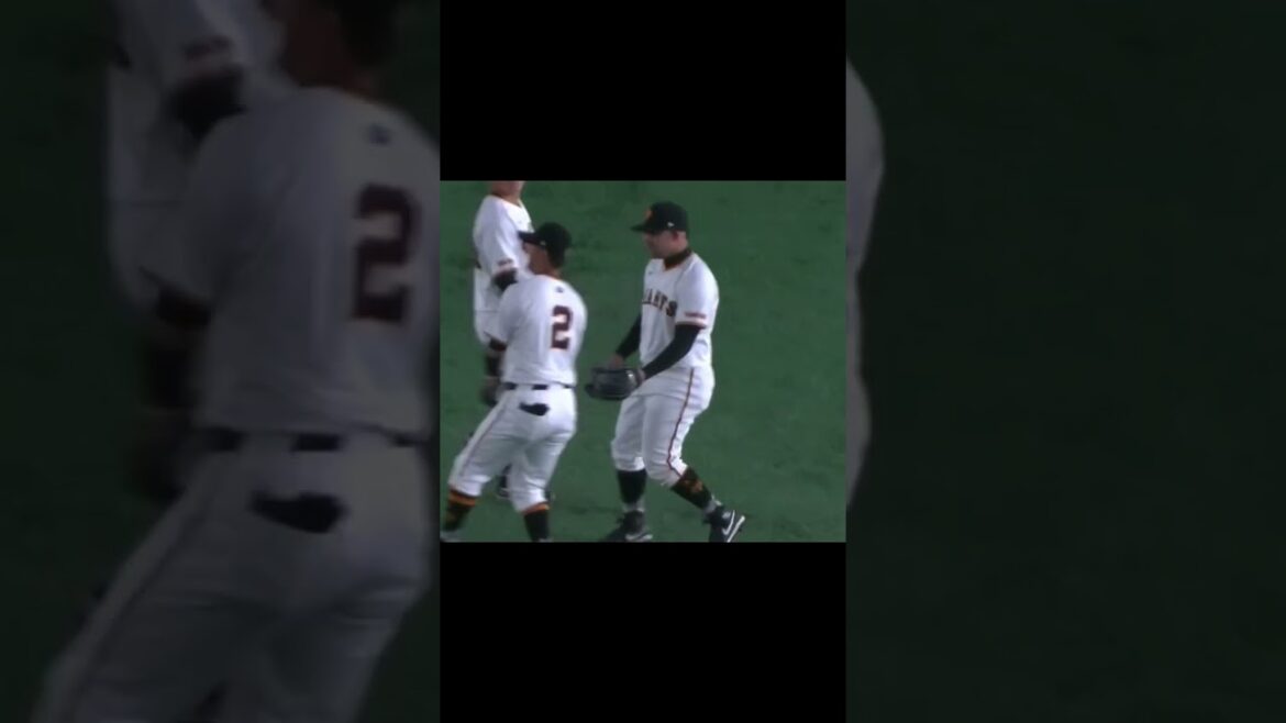 島内宏明の打球 抱き合う吉川尚輝とオドーアｗ【 読売ジャイアンツ対 楽天ゴールデンイーグルス2024年3月22日】 #吉川尚輝 #オドーア