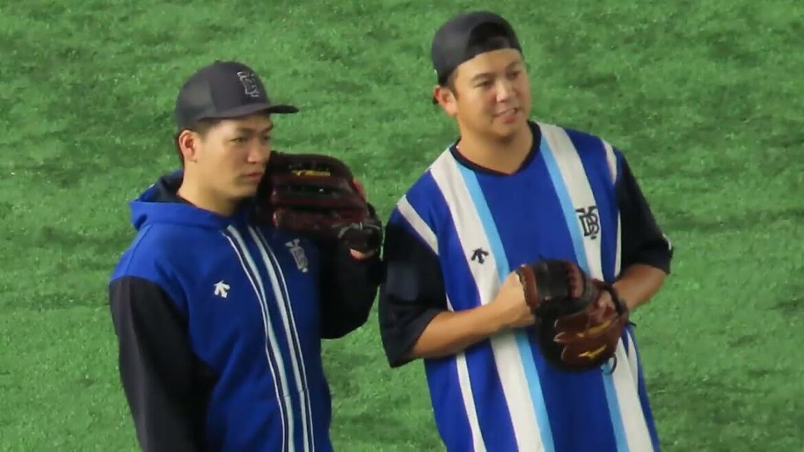 【2017経験組】山崎康晃＆高城俊人、練習中に楽しそうに会話する