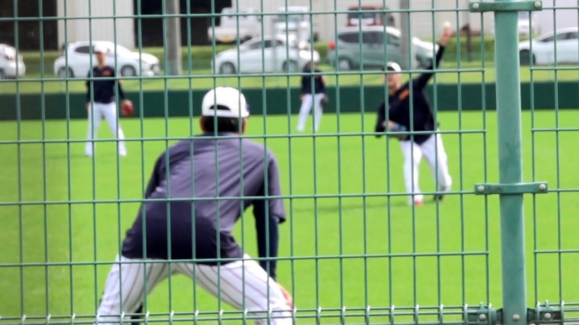 侍ジャパン藤平尚真&鈴木翔天キャッチボール(2024-1105)