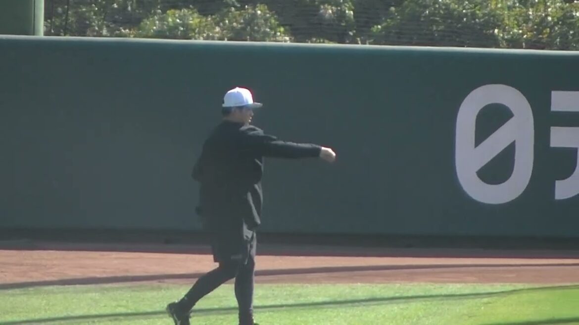 巨人 馬場皐輔が遠投中（2024年11月3日  読売ジャイアンツ秋季練習 ）