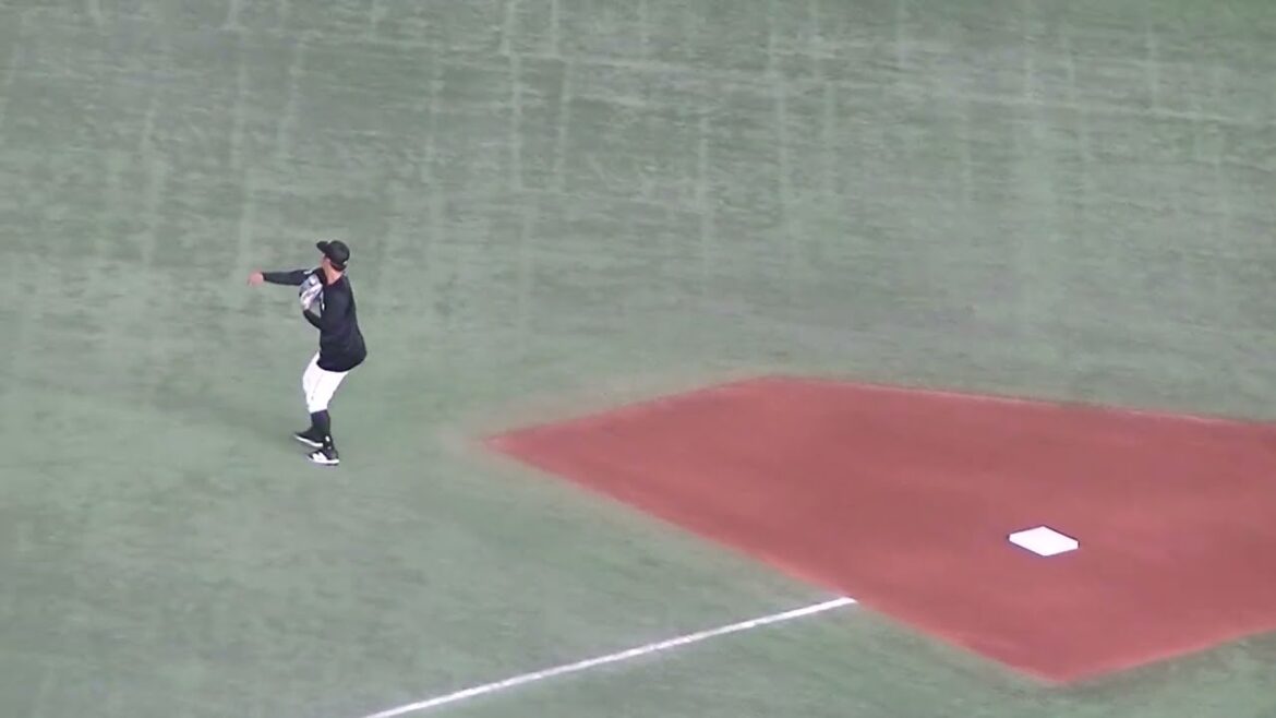 中村奨吾 サード守備練習【読売ジャイアンツ対千葉ロッテマリーンズ2024年6月4日】