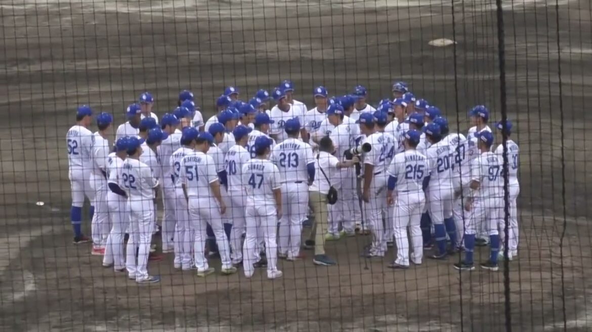 引退の#胴上げ でカメラマンからリテイクの要求が入る#田島慎二 投手