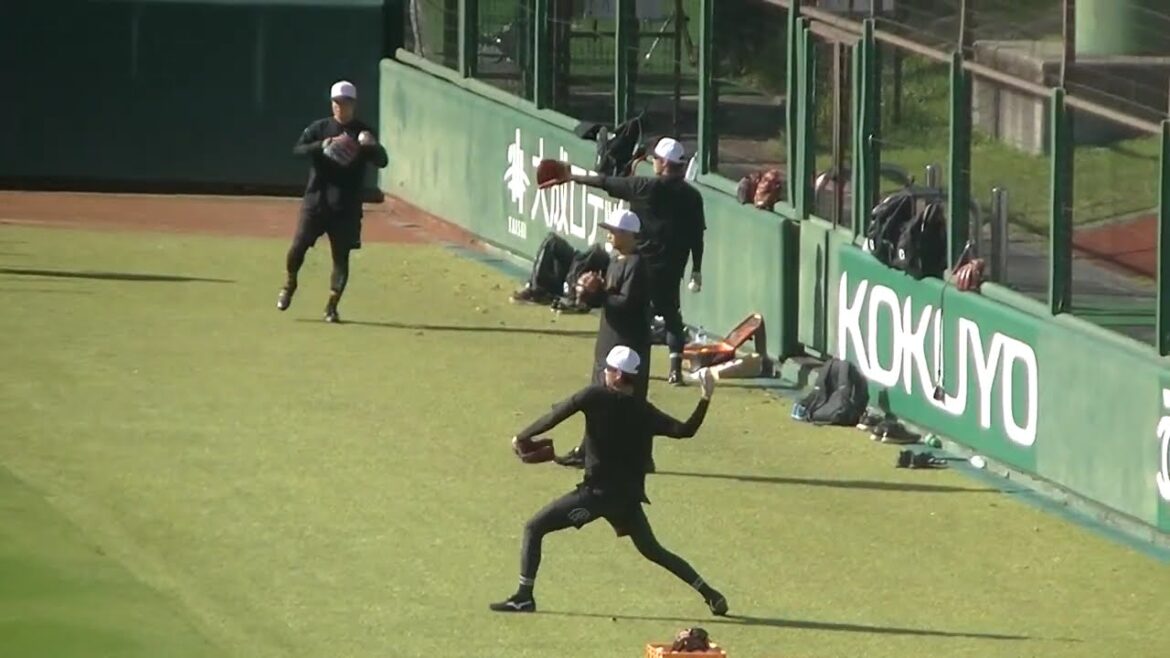 【秋季練習】泉圭輔のキャッチボール（読売ジャイアンツ ジャイアンツ球場 2024年11月3日）