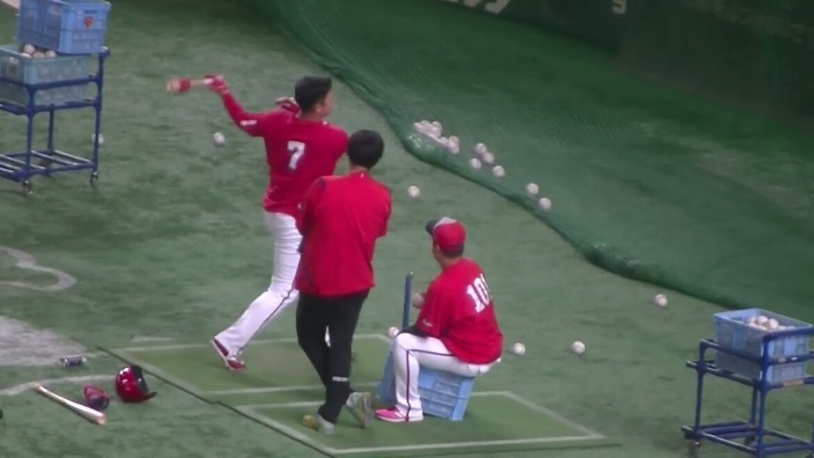 堂林翔太 試合前のティーバッティング（2024年8月20日 読売ジャイアンツ 対 広島カープ）