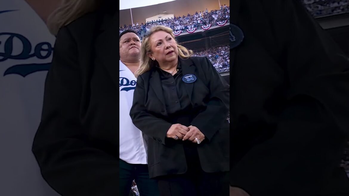 Orel Hershiser & Steve Yeager Honor Fernando Valenzuela 🥺 #baseball #mlb #dodgers