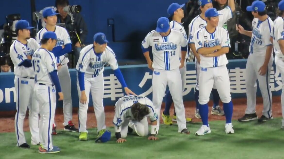 【謎】戸柱恭孝、突然土下座し始める