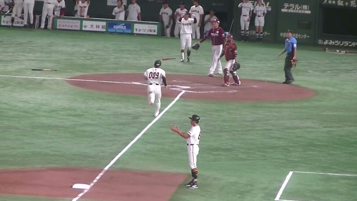 一死三塁から同点犠牲フライを放つウレーニャ【読売ジャイアンツ対 楽天ゴールデンイーグルス2024年9月22日】