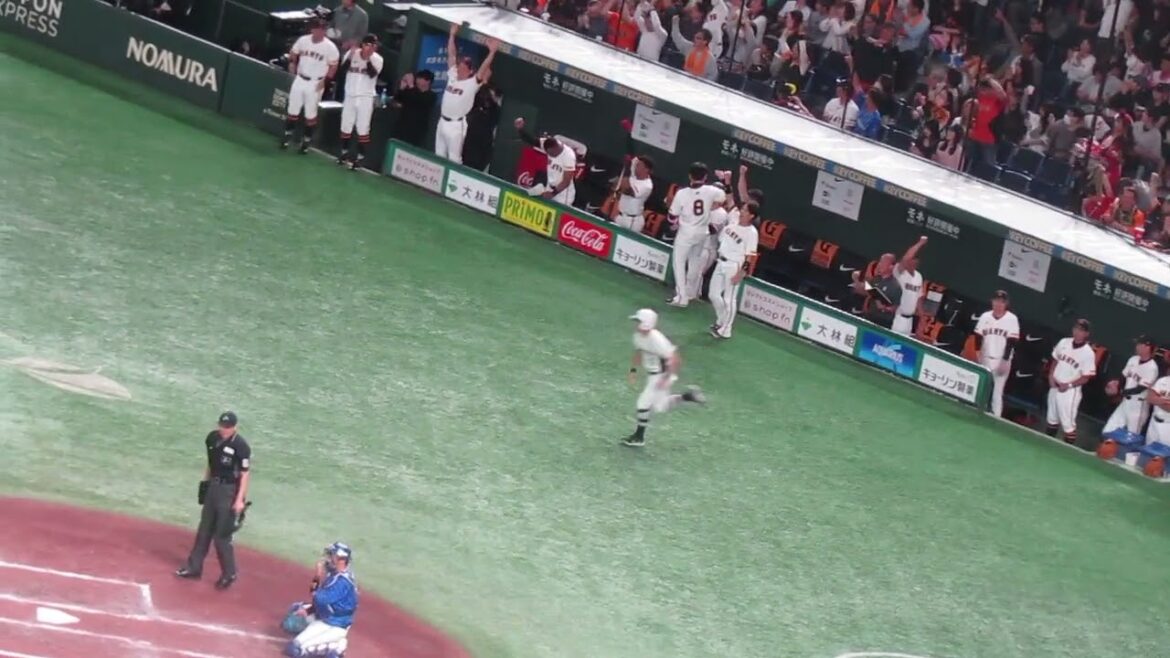 中山礼都がCSでホームラン打った時のジャイアンツベンチ＜CS・読売ジャイアンツ対 横浜DeNAベイスターズ 2024年10月20日＞