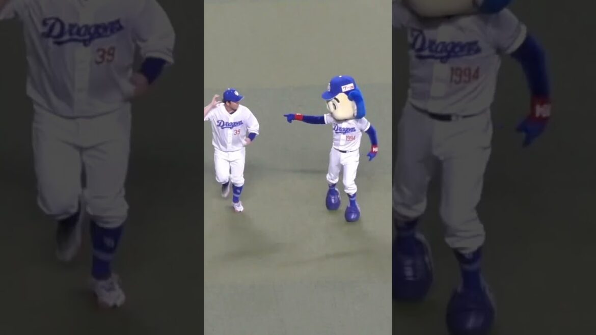 宇佐見をおちょくるドアラさんwwww