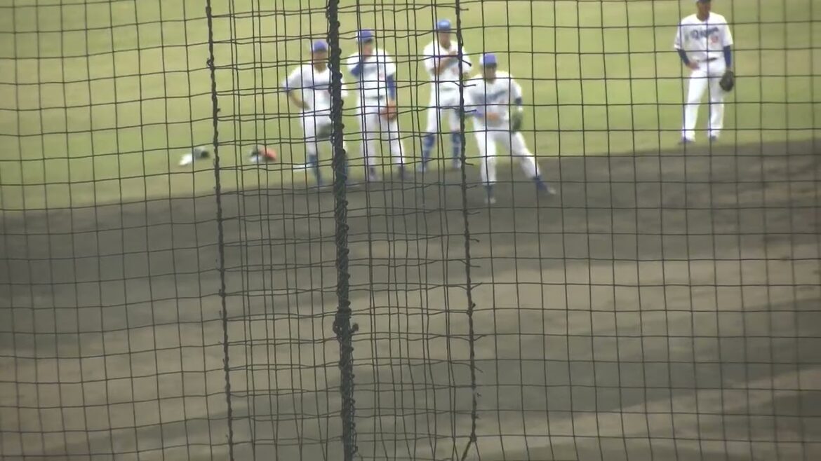 【中日ドラゴンズ ナゴヤ球場 秋季キャンプ 2024】宇佐見真吾選手 罰ゲーム 左右揺さぶりノック 2024/11/10