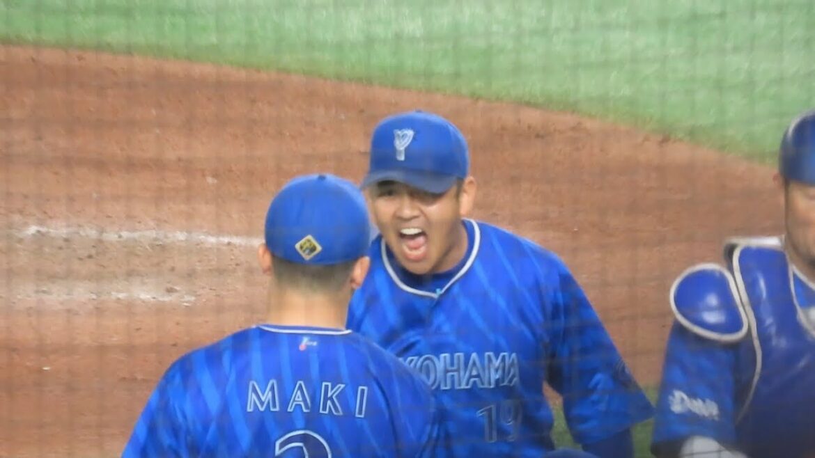 ピンチを切り抜けた山崎康晃、牧に向かって絶叫する