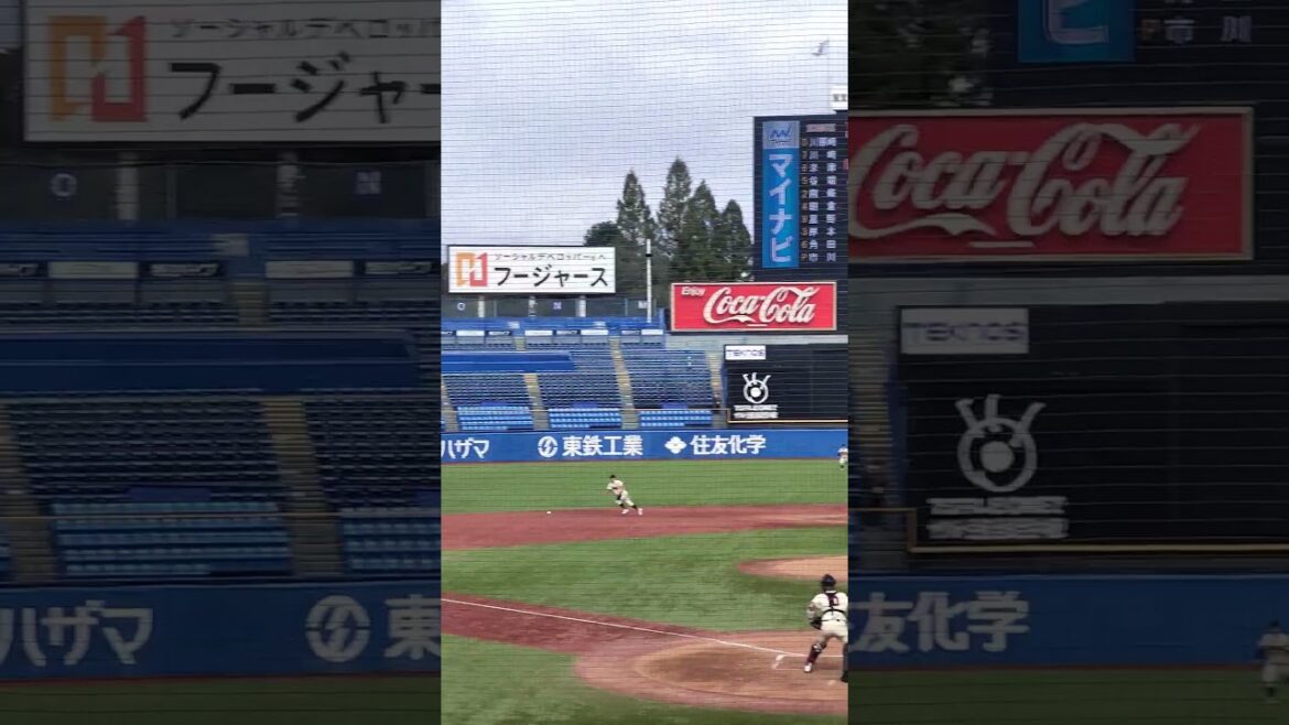 國學院大学 落合俊介外野手（八王子学園八王子高等学校）先制打