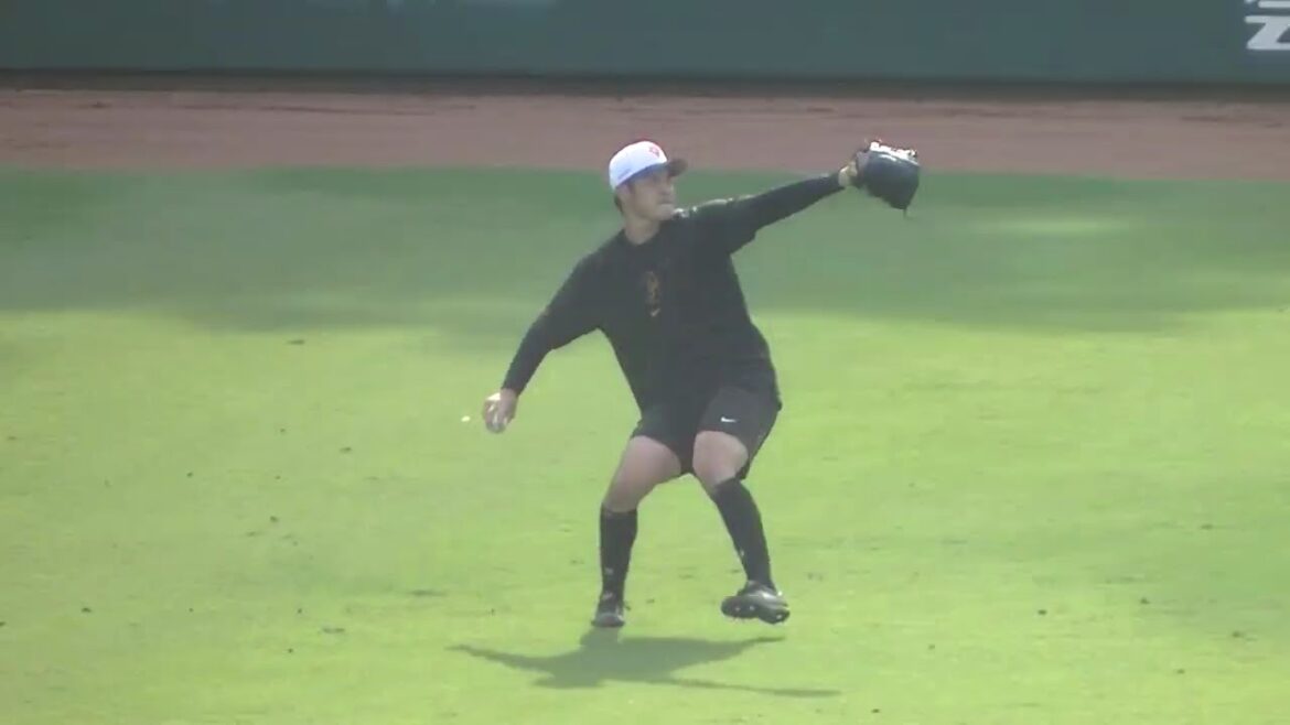 巨人 秋季練習〜馬場皐輔のキャッチボール（2024年10月31日 読売ジャイアンツ練習）