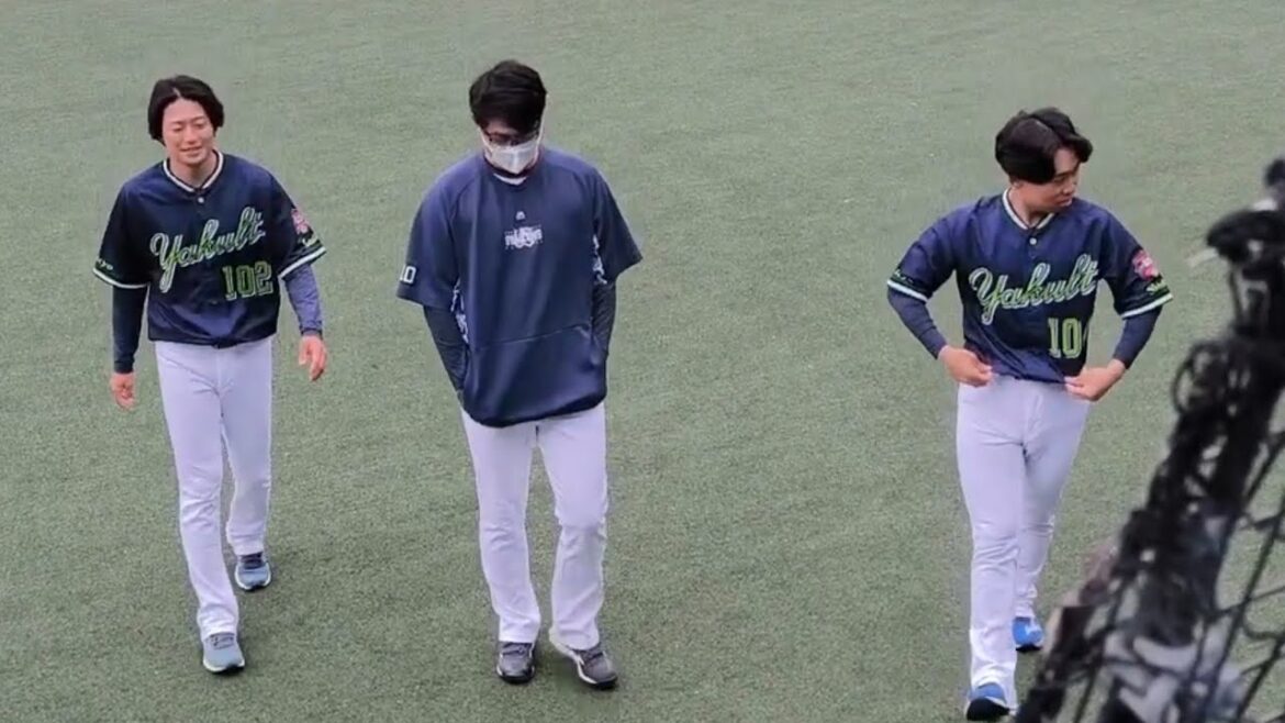 東京ヤクルトスワローズ松山秋季キャンプ2024 スタート前の選手達! 11/16坊っちゃんスタジアム 東京ヤクルトスワローズ松山秋季キャンプ2024 スタート前の選手達! 11/16坊っちゃんスタジアム