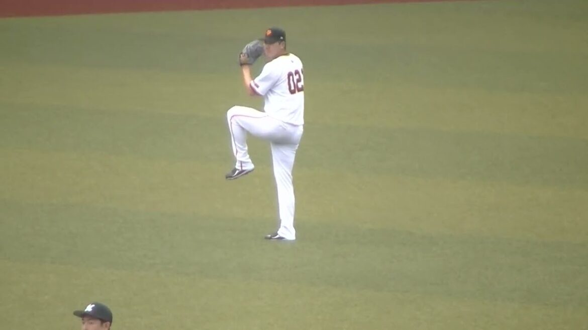 【合同トライアウト】ジャイアンツ小沼健太がキャッチボール2024年プロ野球12球団合同トライアウト11月14日