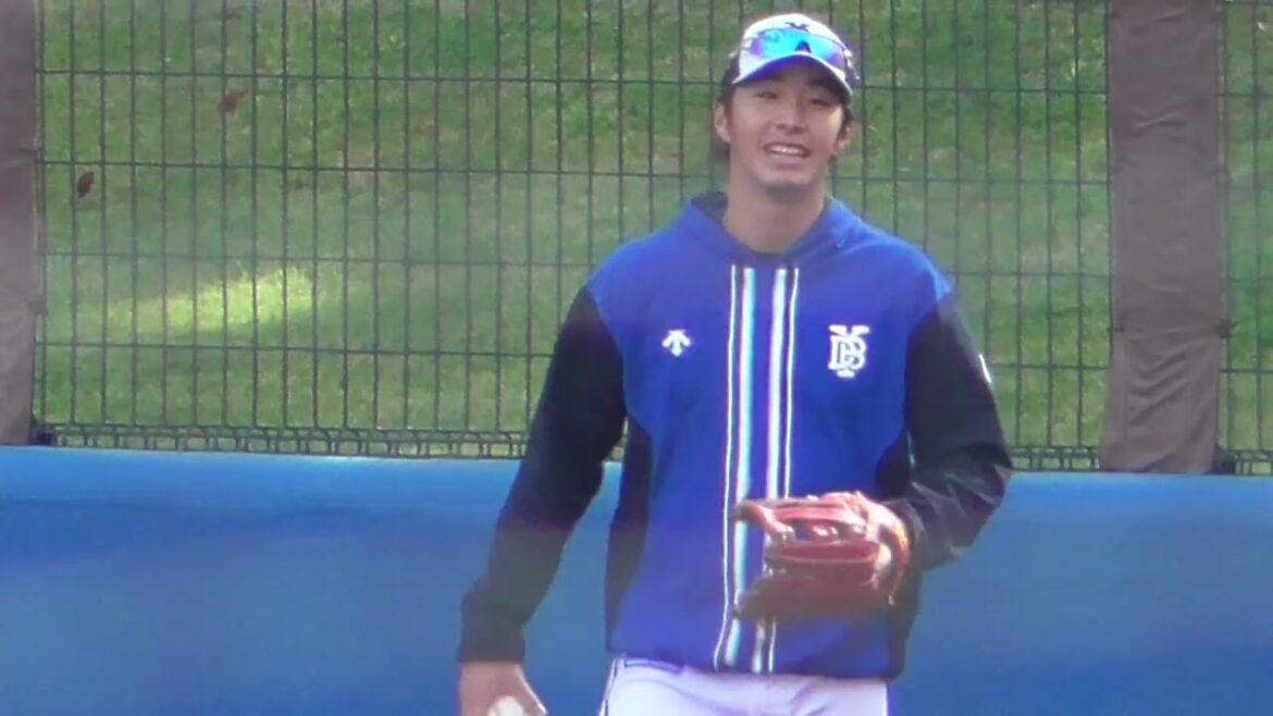2024年11月横浜DeNAベイスターズ 秋季トレーニング  度会 隆輝 選手 守備練習風景１