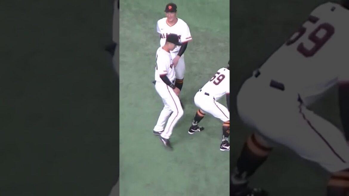 【巨人】開幕前 楽しそうな梶谷隆幸＜開幕戦 巨人 対 阪神  2024年3月29日＞