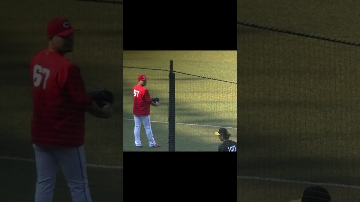 【合同トライアウト】カープ内間 拓馬がキャッチボール 2024年プロ野球12球団合同トライアウト11月14日