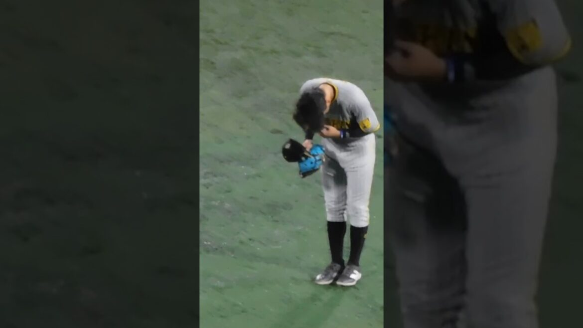 プロ初ホームランとなる同点ホームランを放ち ファンの歓声に応える井上広大