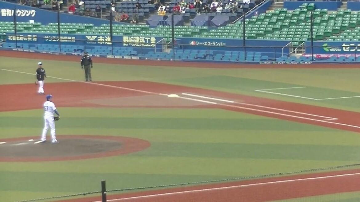 【合同トライアウト】ライオンズ鈴木将平がファインプレーでアピール2024年プロ野球12球団合同トライアウト11月14日