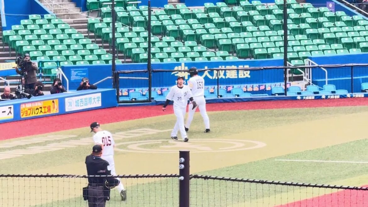 12球団合同トライアウト シート打撃  元千葉ロッテマリーンズ・東條大樹投手投球練習