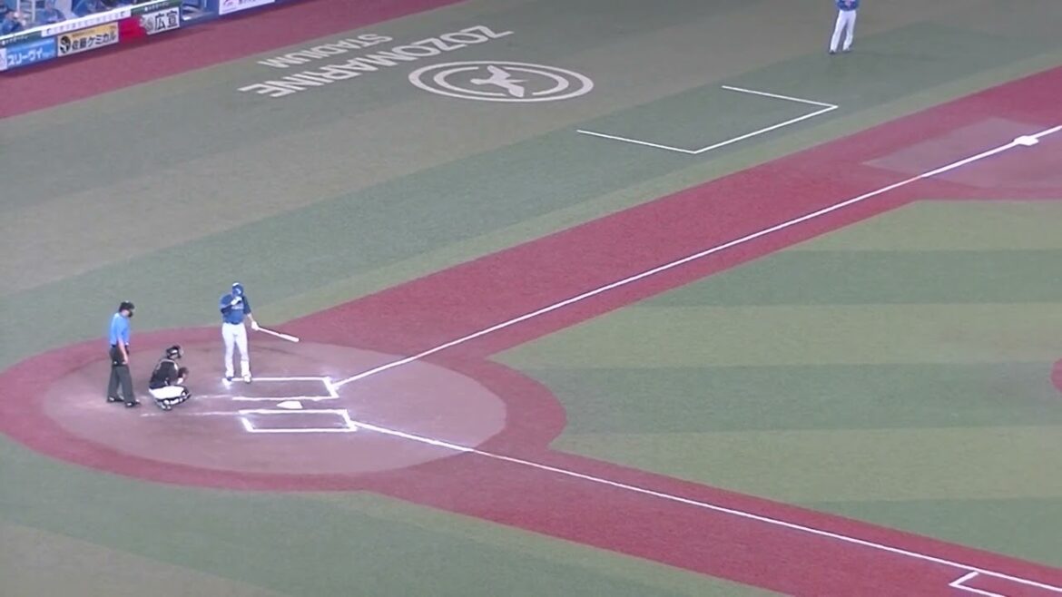 松本剛をショートゴロに打ち取る小島和哉 2024年7月19日 千葉ロッテマリーンズ対 北海道日本ハムファイターズ