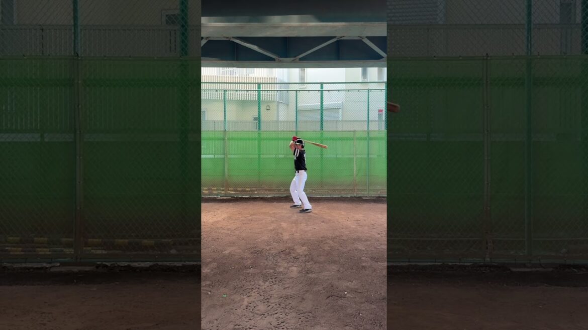 目の覚める打球を放つデスパイネ選手 目の覚める打球を放つデスパイネ選手