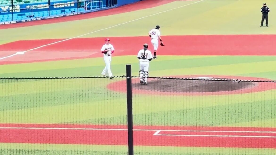 12球団合同トライアウト シート打撃『投手: 元広島・新家颯  打者: 元ソフトバンク・小林珠維 & 元巨人・加藤脩平 』